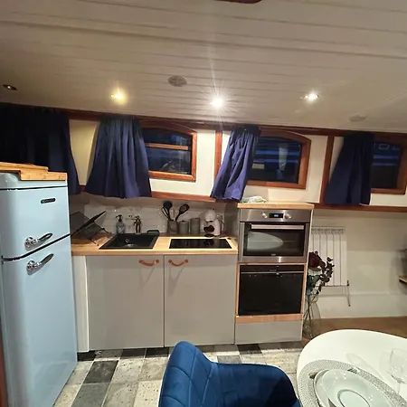 Hotel en barco Loft Sur L'eau Avec Balneo Cergy